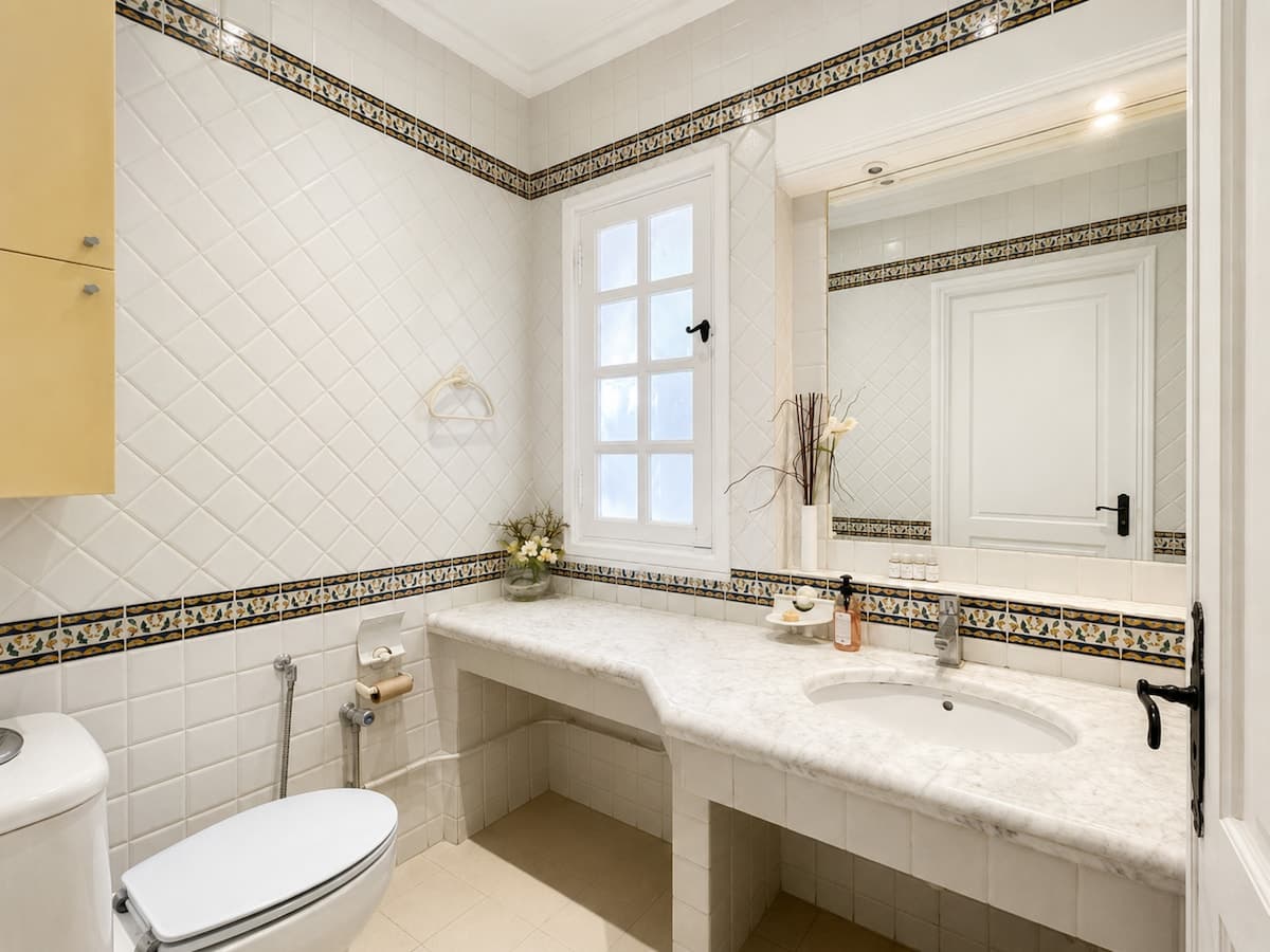 Charmante villa 600m2 avec Grand jardin et piscine - image 22