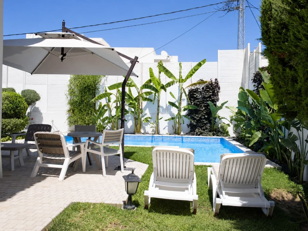 Charmante villa 600m2 avec Grand jardin et piscine - image 31