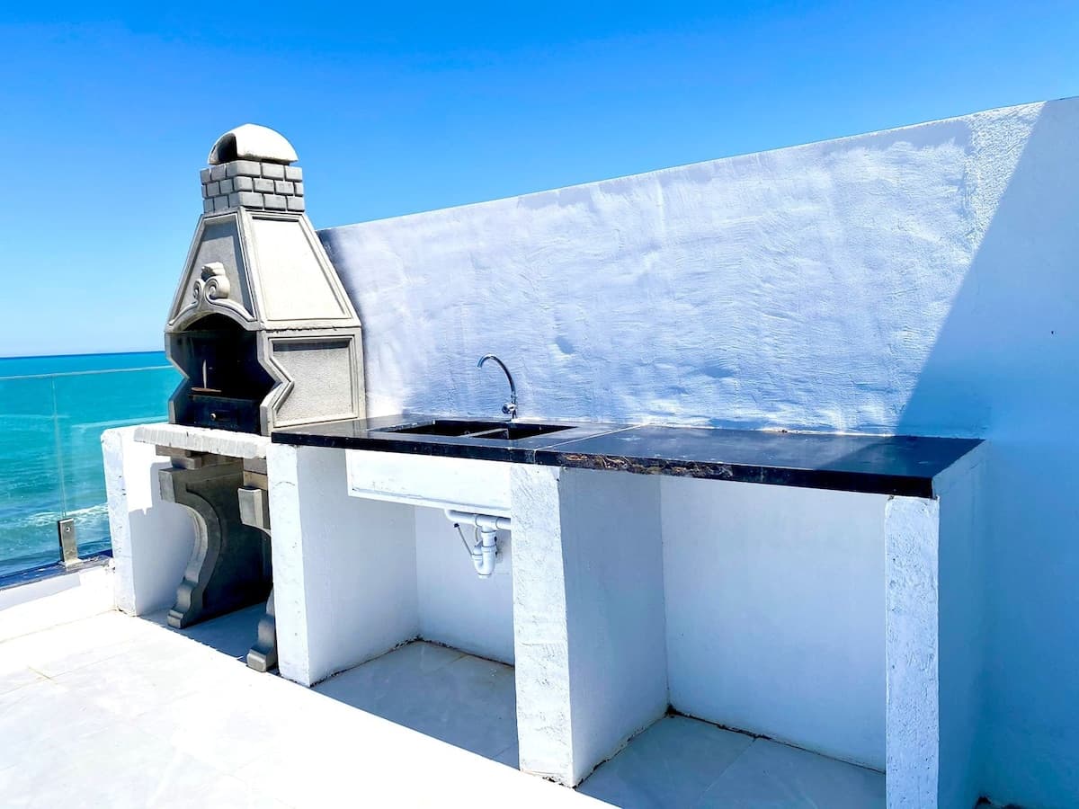 Vue Mer à Couper le Souffle – Appartement S+2 - image 3