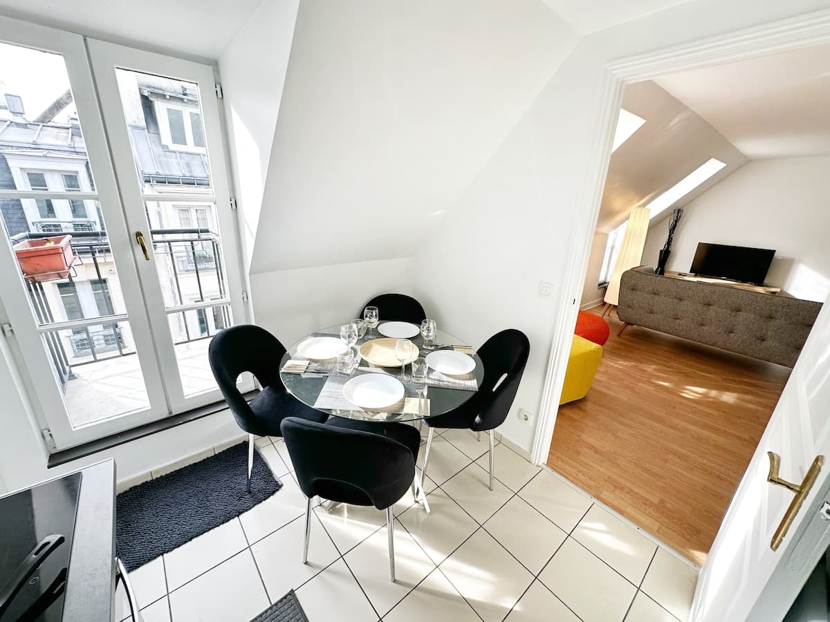Appartement Lumineux champs Élysée / Tour Eiffel - image 9