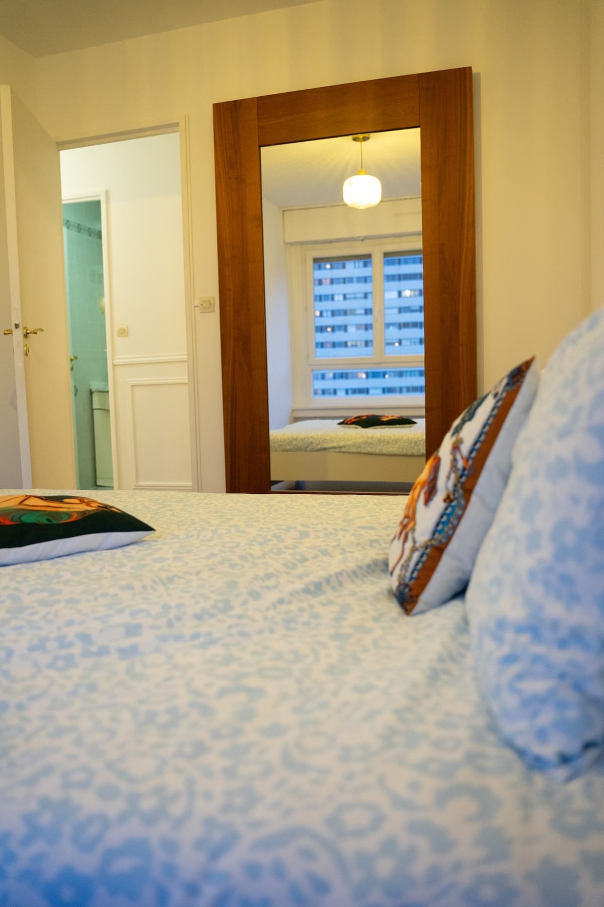 Vue Paris & Accès Direct – Appart 10 pers - image 24