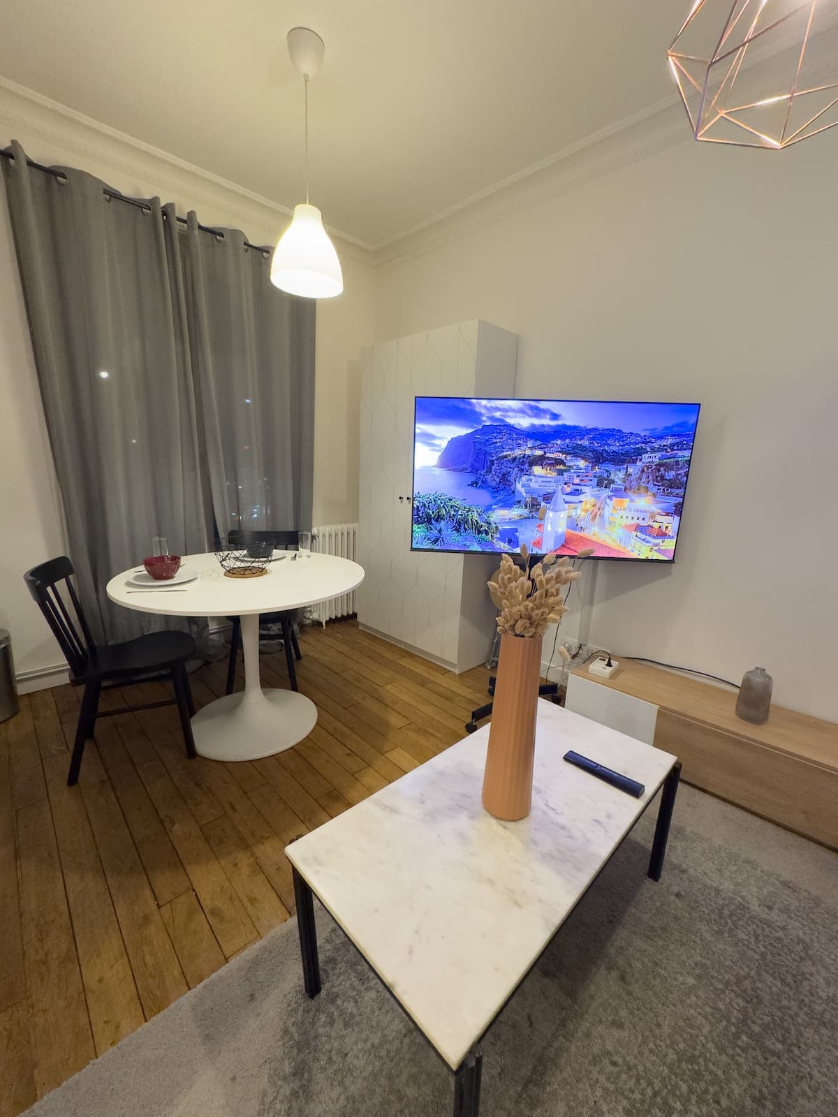 Petit cocon au cœur du 18ème arrondissement - image 11