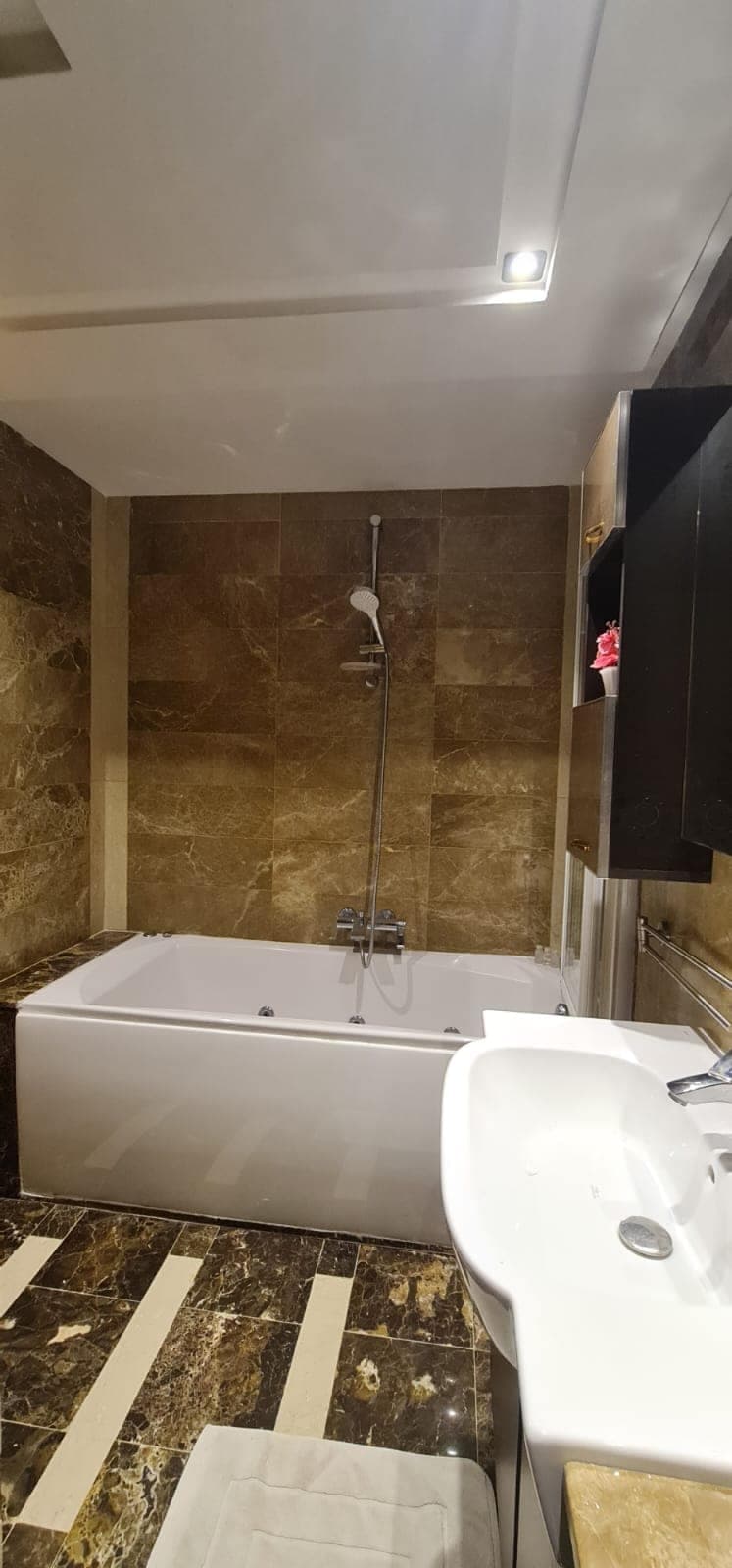 Appartement d’Exception | Vue 360° sur Tunis - image 4