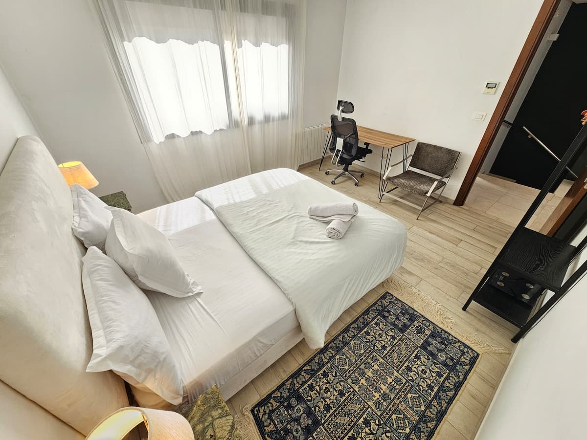 Villa élégante et moderne avec jardin privé - image 33