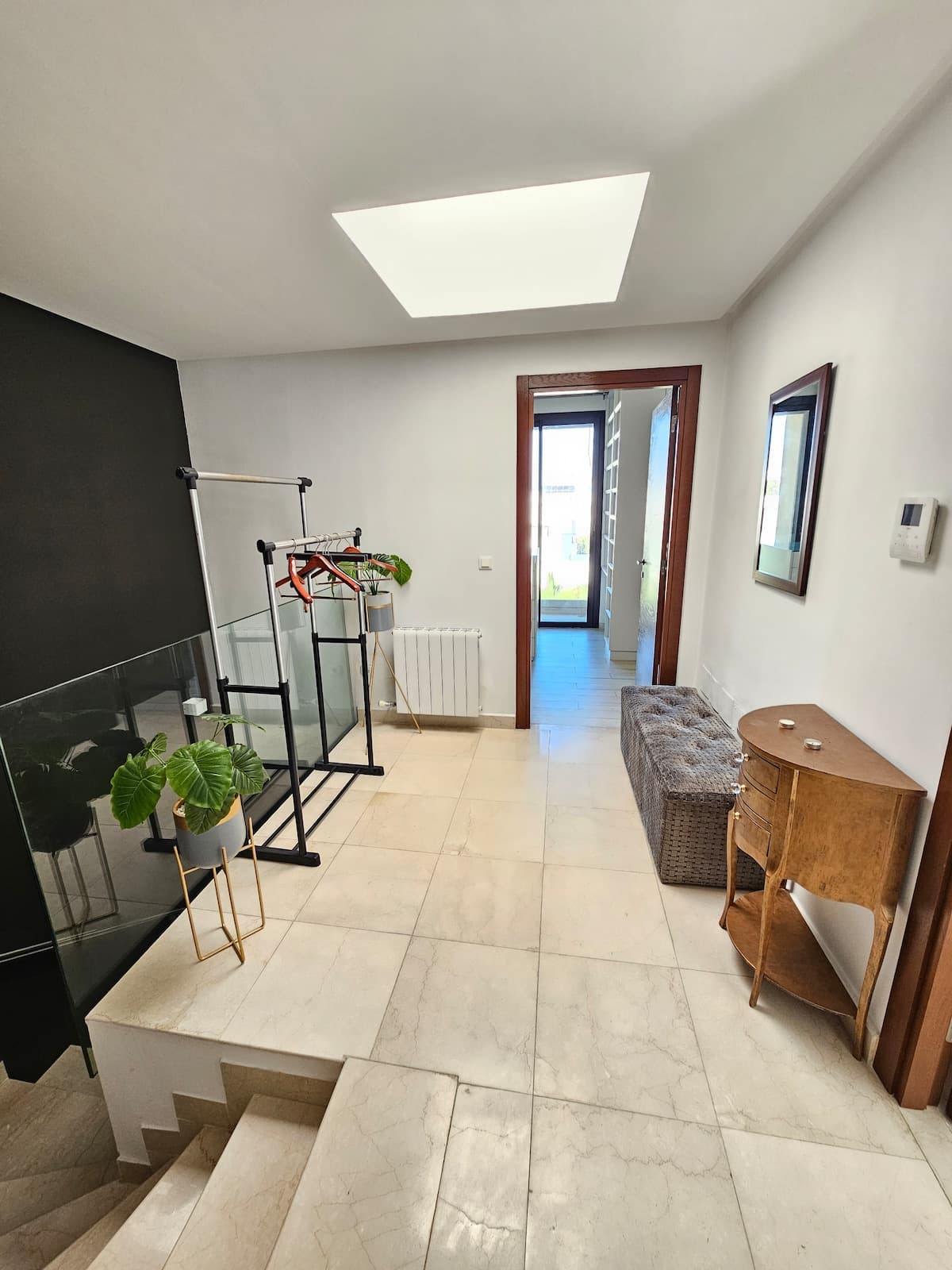 Villa élégante et moderne avec jardin privé - image 83