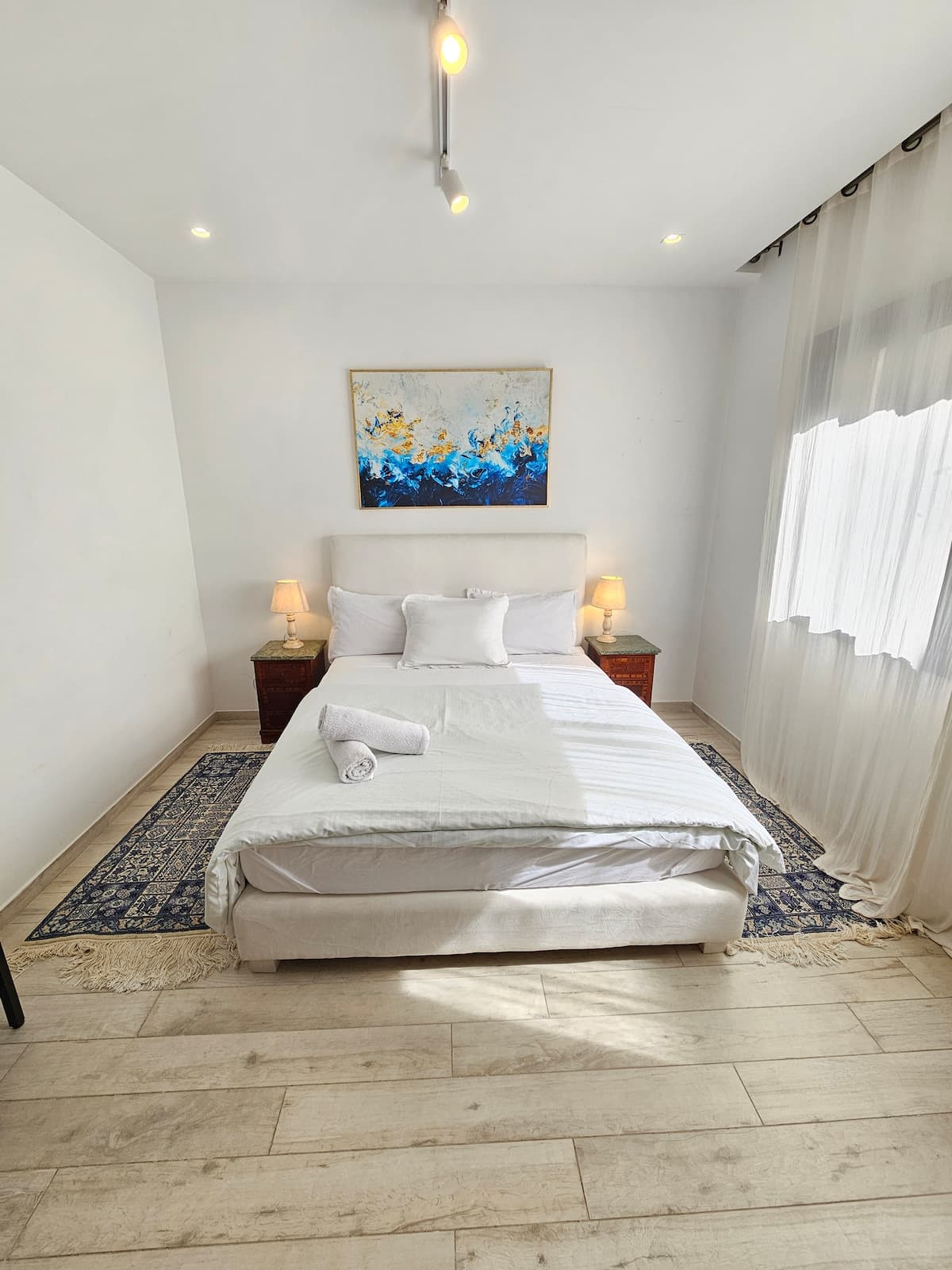 Villa élégante et moderne avec jardin privé - image 32