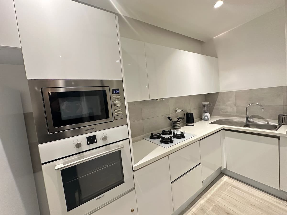 Appartement de luxe S+1 Résidence prestigieuse - image 6