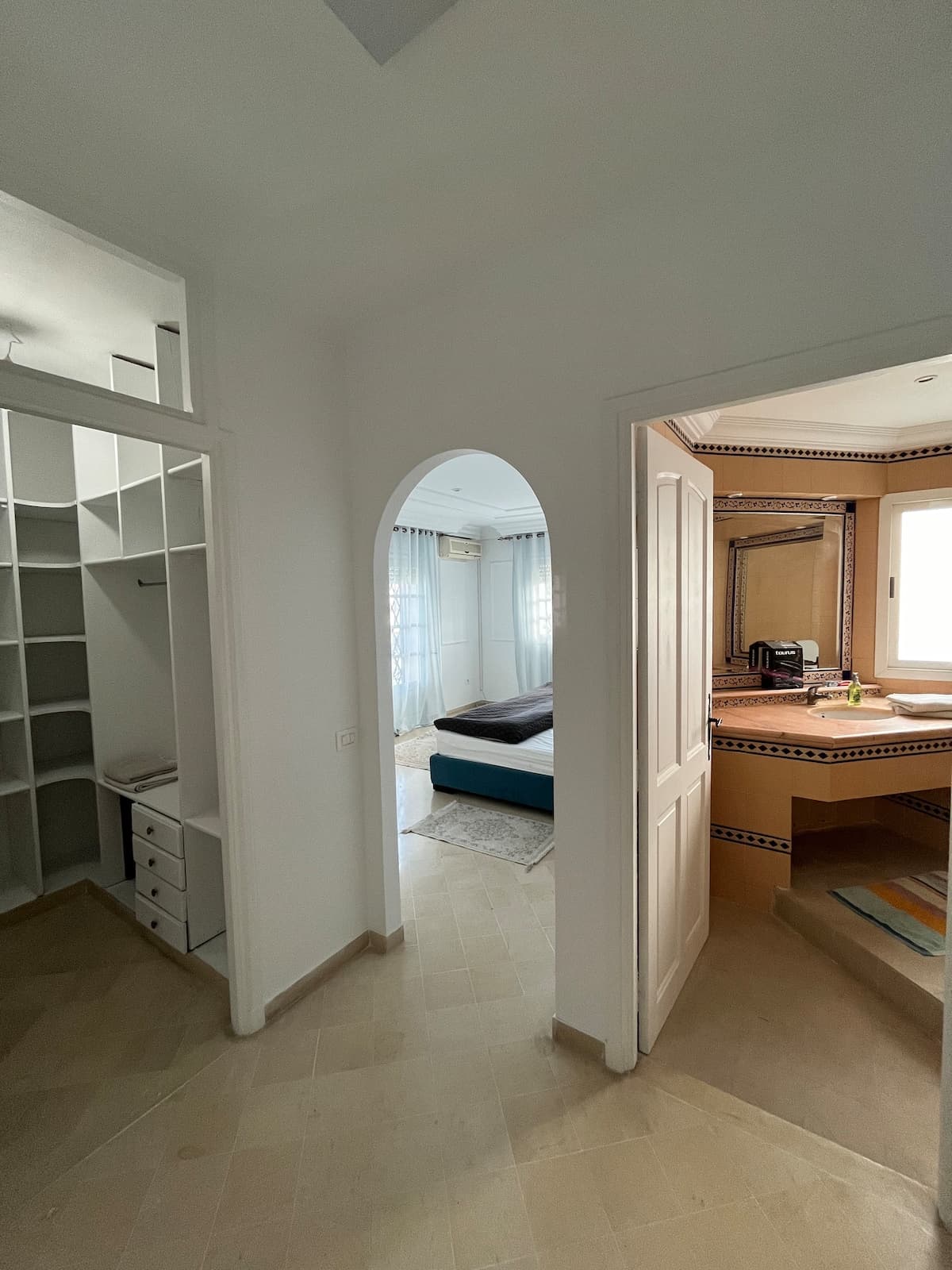 Charmante villa 600m2 avec Grand jardin et piscine - image 15