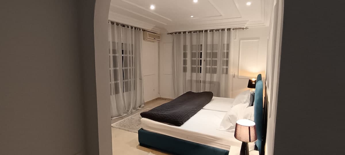 Charmante villa 600m2 avec Grand jardin et piscine - image 16