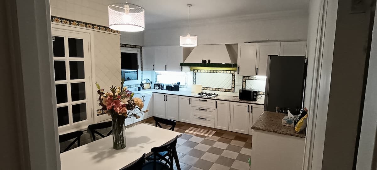 Charmante villa 600m2 avec Grand jardin et piscine - image 10