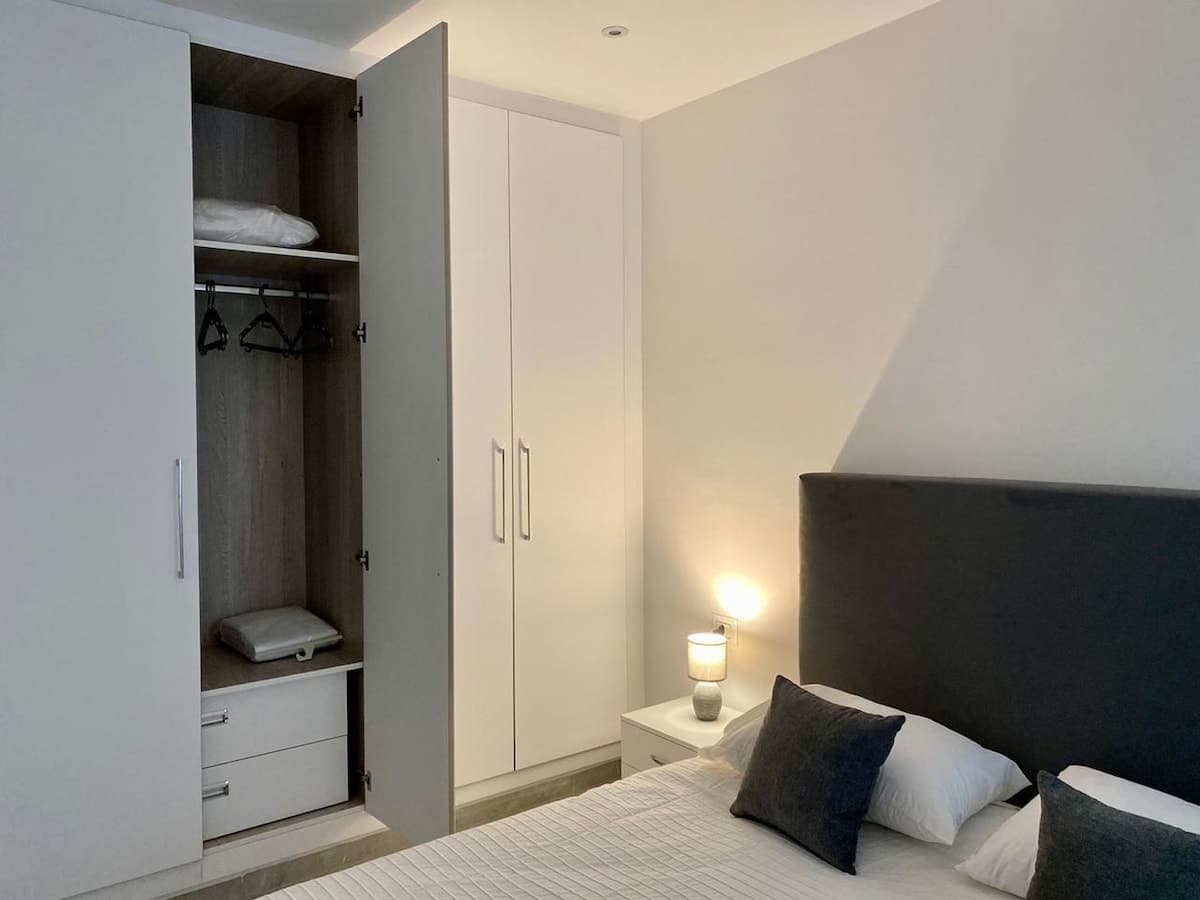Élégant Appartement en Plein Centre de La Marsa - image 11