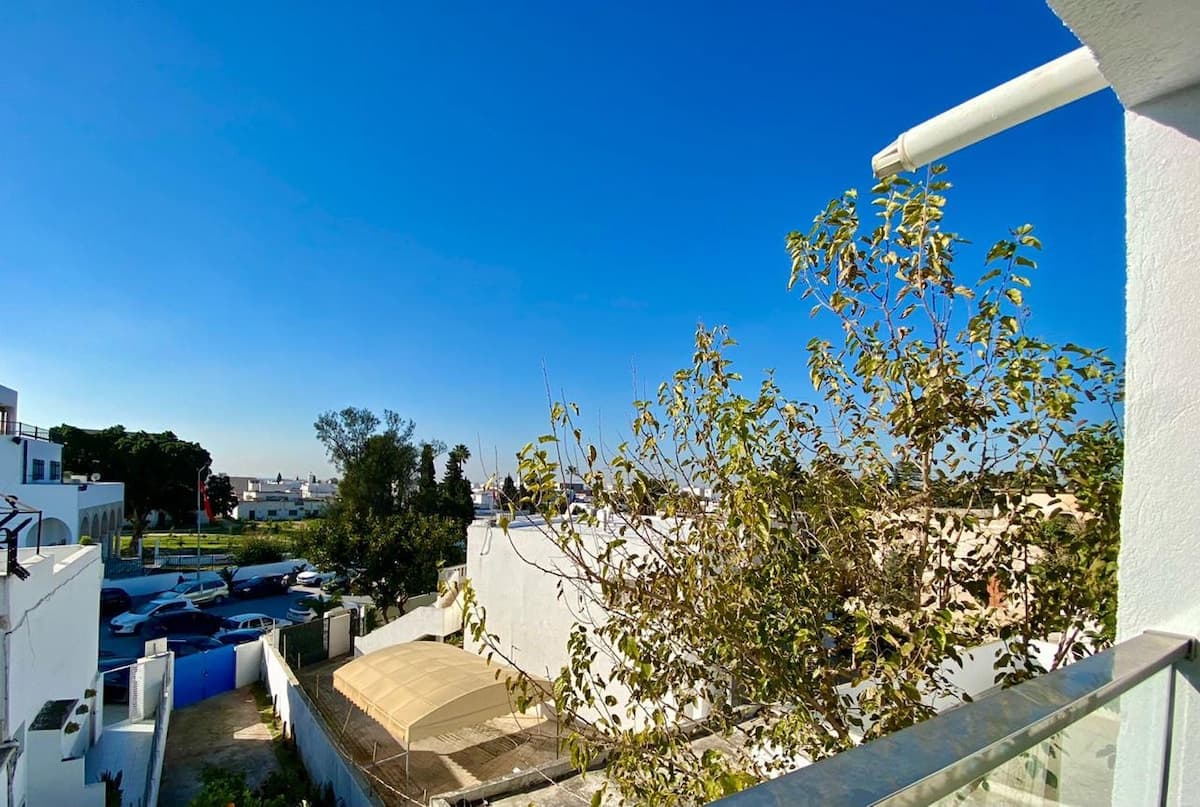 Élégant Appartement en Plein Centre de La Marsa - image 17