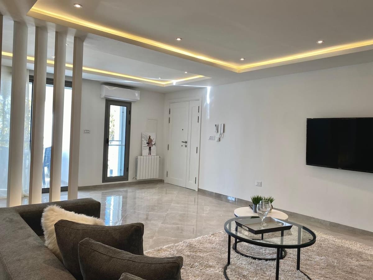 Élégant Appartement en Plein Centre de La Marsa - image 3